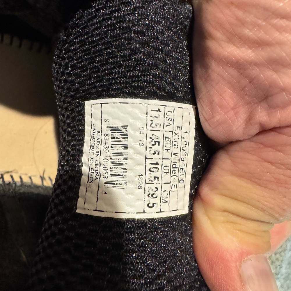 Brooks Addiction walkers Men's Black Sneakers - Picture 6 of 6